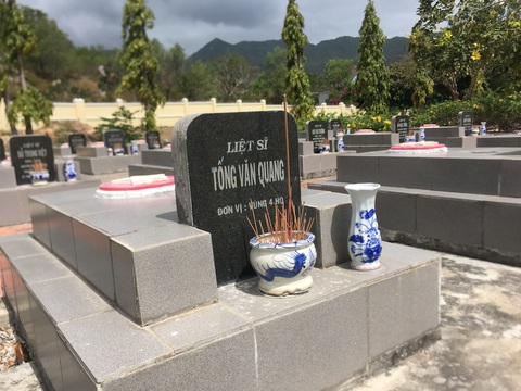 Trường Sa, tháng 4 lịch sử 1975 - Kỳ 2: Hai liệt sĩ đầu tiên ở Trường Sa - Ảnh 2. Trường Sa, tháng 4 lịch sử 1975 - Kỳ 2: Hai liệt sĩ đầu tiên ở Trường Sa - Ảnh 2.