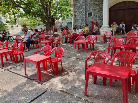 Cần Thơ cho mở cửa, hàng quán lèo tèo khách - Ảnh 1. Cần Thơ cho mở cửa, hàng quán lèo tèo khách - Ảnh 1.