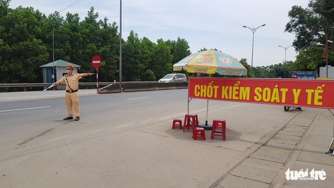 Xứ hoa vàng cỏ xanh tiếp tục dừng lễ hội, vui chơi, du lịch - Ảnh 4. Xứ hoa vàng cỏ xanh tiếp tục dừng lễ hội, vui chơi, du lịch - Ảnh 4.