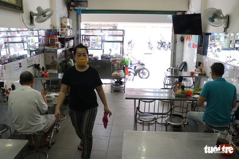 Bắt nhịp ngay sáng ngày đầu nới lỏng cách ly xã hội - Ảnh 7. Bắt nhịp ngay sáng ngày đầu nới lỏng cách ly xã hội - Ảnh 7.