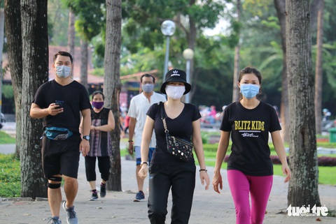 Bắt nhịp ngay sáng ngày đầu nới lỏng cách ly xã hội - Ảnh 4. Bắt nhịp ngay sáng ngày đầu nới lỏng cách ly xã hội - Ảnh 4.