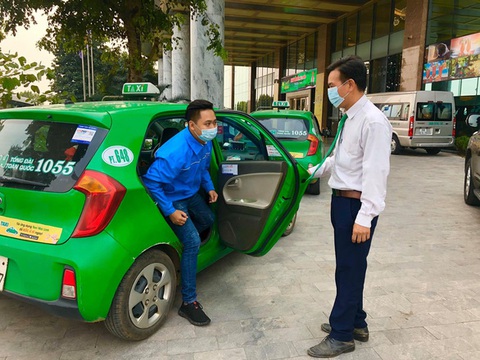Tiếp tục duy trì 200 xe taxi Mai Linh chở miễn phí người bệnh ở TP.HCM - Ảnh 1. Tiếp tục duy trì 200 xe taxi Mai Linh chở miễn phí người bệnh ở TP.HCM - Ảnh 1.