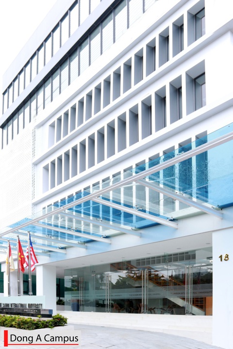 Trường đại học đầu tiên ở Việt Nam đạt kiểm định của Mỹ - Ảnh 1. Trường đại học đầu tiên ở Việt Nam đạt kiểm định của Mỹ - Ảnh 1.