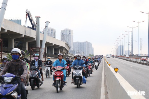 Bắt nhịp ngay sáng ngày đầu nới lỏng cách ly xã hội - Ảnh 10. Bắt nhịp ngay sáng ngày đầu nới lỏng cách ly xã hội - Ảnh 10.