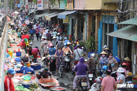 Bắt nhịp ngay sáng ngày đầu nới lỏng cách ly xã hội - Ảnh 9. Bắt nhịp ngay sáng ngày đầu nới lỏng cách ly xã hội - Ảnh 9.