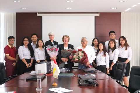 Trường đại học đầu tiên ở Việt Nam đạt kiểm định của Mỹ - Ảnh 4. Trường đại học đầu tiên ở Việt Nam đạt kiểm định của Mỹ - Ảnh 4.