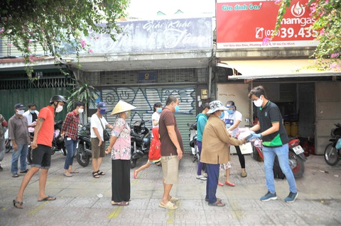 Chương trình ‘Bữa ăn trọn vẹn’ đến với cộng đồng trong những ngày phòng dịch - Ảnh 5. Chương trình ‘Bữa ăn trọn vẹn’ đến với cộng đồng trong những ngày phòng dịch - Ảnh 5.