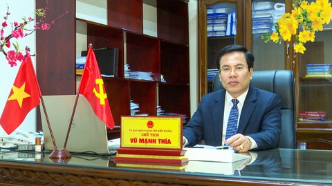 Chủ tịch huyện có vợ bị khởi tố liên quan vụ Đường Nhuệ, làm phó giám đốc sở - Ảnh 1. Chủ tịch huyện có vợ bị khởi tố liên quan vụ Đường Nhuệ, làm phó giám đốc sở - Ảnh 1.