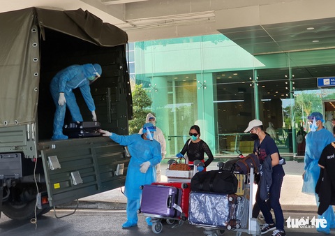 Đón 215 công dân từ Singapore về, cách ly tại Cần Thơ - Ảnh 5. Đón 215 công dân từ Singapore về, cách ly tại Cần Thơ - Ảnh 5.