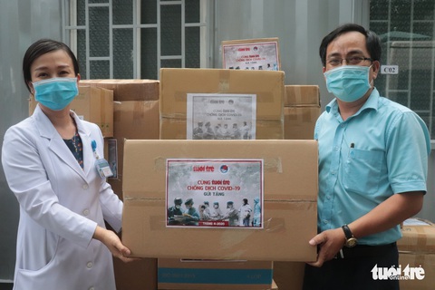 Báo Tuổi Trẻ trao nhiều trang thiết bị y tế cho Bệnh viện quận Thủ Đức - Ảnh 1. Báo Tuổi Trẻ trao nhiều trang thiết bị y tế cho Bệnh viện quận Thủ Đức - Ảnh 1.