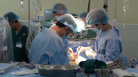 4,5 tỉ đồng phẫu thuật tim miễn phí cho bệnh nhân từ 15 tuổi - Ảnh 1. 4,5 tỉ đồng phẫu thuật tim miễn phí cho bệnh nhân từ 15 tuổi - Ảnh 1.