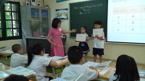 Hà Nội đề xuất cho học sinh đi học lại theo 4 giai đoạn - Ảnh 1. Hà Nội đề xuất cho học sinh đi học lại theo 4 giai đoạn - Ảnh 1.