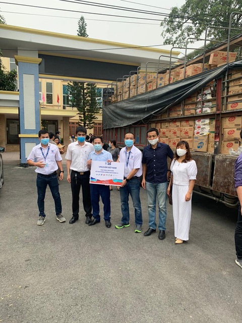 Những chuyến hàng Unilever đến với tuyến đầu chống dịch - Ảnh 4. Những chuyến hàng Unilever đến với tuyến đầu chống dịch - Ảnh 4.