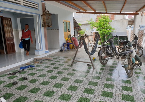 Ông cụ 74 tuổi bị chém 17 nhát: Những vết dao đứt tình ruột thịt - Ảnh 2. Ông cụ 74 tuổi bị chém 17 nhát: Những vết dao đứt tình ruột thịt - Ảnh 2.