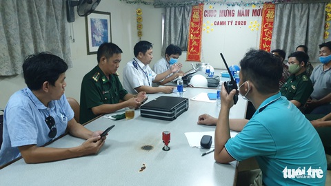 Chủ tàu hàng thừa nhận đâm va tàu cá sau khi biết sẽ bị tạm giữ 5 ngày - Ảnh 1. Chủ tàu hàng thừa nhận đâm va tàu cá sau khi biết sẽ bị tạm giữ 5 ngày - Ảnh 1.
