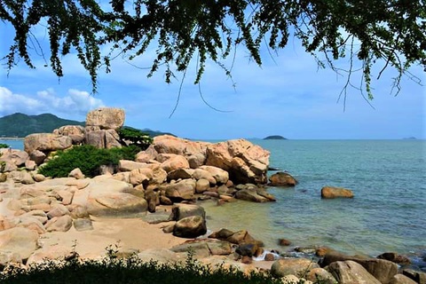 Tháp Bà Ponagar và Hòn Chồng Nha Trang mở cửa trở lại - Ảnh 2. Tháp Bà Ponagar và Hòn Chồng Nha Trang mở cửa trở lại - Ảnh 2.