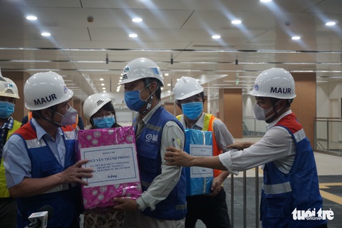 Lãnh đạo UBND TP tham quan ga Nhà hát TP tuyến metro số 1 - Ảnh 3. Lãnh đạo UBND TP tham quan ga Nhà hát TP tuyến metro số 1 - Ảnh 3.