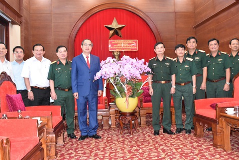 Lãnh đạo TP.HCM thăm Quân khu 7 và các Anh hùng lực lượng vũ trang nhân dân - Ảnh 2. Lãnh đạo TP.HCM thăm Quân khu 7 và các Anh hùng lực lượng vũ trang nhân dân - Ảnh 2.