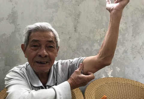 Những thầy giáo cầm bút vào chiến trường - Kỳ 3: Trường học giữa đạn bom - Ảnh 3. Những thầy giáo cầm bút vào chiến trường - Kỳ 3: Trường học giữa đạn bom - Ảnh 3.