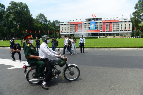 Du lịch TP.HCM khuyến mãi, chờ khôi phục sau lễ 30-4 - Ảnh 1. Du lịch TP.HCM khuyến mãi, chờ khôi phục sau lễ 30-4 - Ảnh 1.