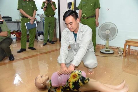 Bé 4 tuổi bị người tình của mẹ đánh tử vong - Ảnh 1. Bé 4 tuổi bị người tình của mẹ đánh tử vong - Ảnh 1.