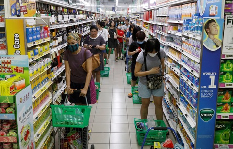 Singapore đóng trường học, công sở, thay đổi quan điểm về... khẩu trang - Ảnh 2. Singapore đóng trường học, công sở, thay đổi quan điểm về... khẩu trang - Ảnh 2.