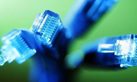 Nhà mạng vừa nói tăng tốc độ, cáp quang AAG lại đứt - Ảnh 1. Nhà mạng vừa nói tăng tốc độ, cáp quang AAG lại đứt - Ảnh 1.
