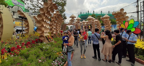 Sở Tài chính Cần Thơ đề nghị xã hội hóa 6,5 tỉ đồng làm đường hoa xuân - Ảnh 1. Sở Tài chính Cần Thơ đề nghị xã hội hóa 6,5 tỉ đồng làm đường hoa xuân - Ảnh 1.