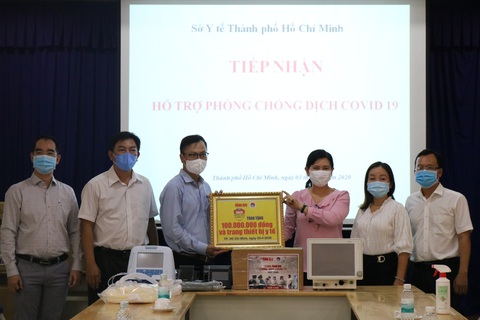 Cùng Tuổi Trẻ chống dịch COVID-19: Tặng thêm 7 máy thở cho các bệnh viện - Ảnh 2. Cùng Tuổi Trẻ chống dịch COVID-19: Tặng thêm 7 máy thở cho các bệnh viện - Ảnh 2.