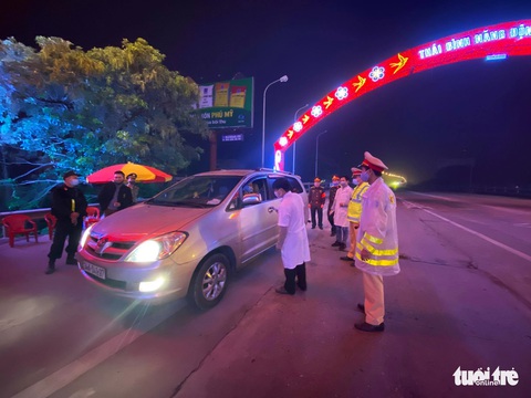 Một số nơi đắp đất chặn đường, lãnh đạo Quảng Ninh yêu cầu chấm dứt - Ảnh 2. Một số nơi đắp đất chặn đường, lãnh đạo Quảng Ninh yêu cầu chấm dứt - Ảnh 2.