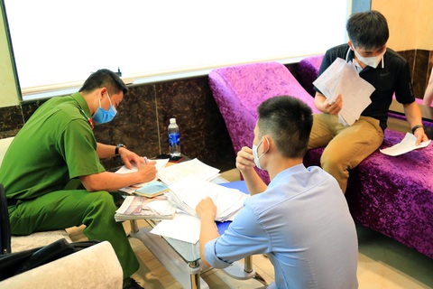 Cơ sở massage kích dục ở Đồng Nai vẫn hoạt động bất chấp lệnh cấm - Ảnh 1. Cơ sở massage kích dục ở Đồng Nai vẫn hoạt động bất chấp lệnh cấm - Ảnh 1.