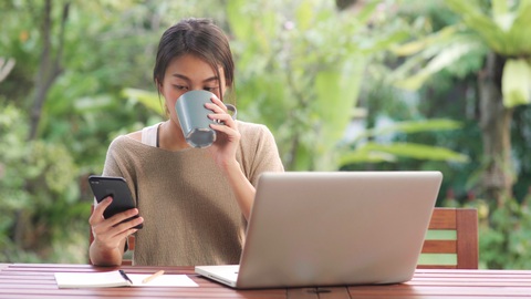 Sẵn sàng vũ khí để làm việc tại nhà hiệu quả trong mùa dịch - Ảnh 1. Sẵn sàng vũ khí để làm việc tại nhà hiệu quả trong mùa dịch - Ảnh 1.