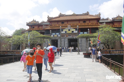 Huế ngày đầu mở cửa di tích trở lại, du lịch sinh thái ở Cần Thơ vắng vẻ - Ảnh 1. Huế ngày đầu mở cửa di tích trở lại, du lịch sinh thái ở Cần Thơ vắng vẻ - Ảnh 1.