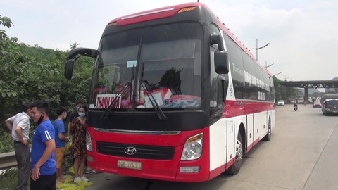 Xe 46 chỗ, nhồi 80 khách, phạt nhiều hơn tiền vé xe: 51 triệu đồng - Ảnh 1. Xe 46 chỗ, nhồi 80 khách, phạt nhiều hơn tiền vé xe: 51 triệu đồng - Ảnh 1.