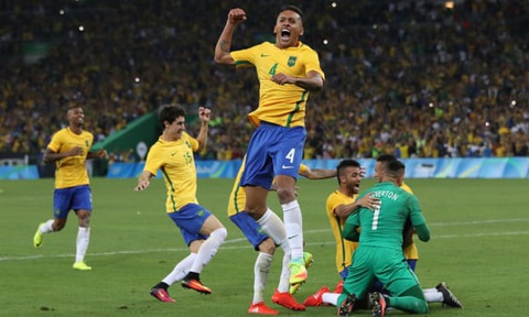 FIFA nâng tuổi dự môn bóng đá nam Olympic 2020 lên U24 - Ảnh 1. FIFA nâng tuổi dự môn bóng đá nam Olympic 2020 lên U24 - Ảnh 1.