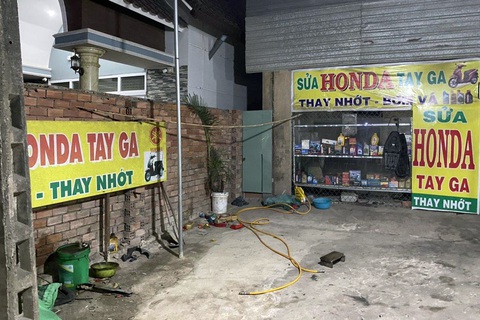 Bắt tại chỗ kẻ rải đinh ách rô, lòi ra 1 ổ nguyên liệu làm đinh - Ảnh 2. Bắt tại chỗ kẻ rải đinh ách rô, lòi ra 1 ổ nguyên liệu làm đinh - Ảnh 2.