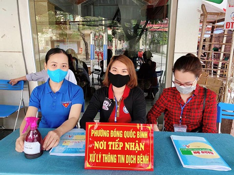 Xuýt xoa trước lá đơn viết tay đẹp như in của nữ giáo viên tình nguyện chống COVID-19 - Ảnh 2. Xuýt xoa trước lá đơn viết tay đẹp như in của nữ giáo viên tình nguyện chống COVID-19 - Ảnh 2.