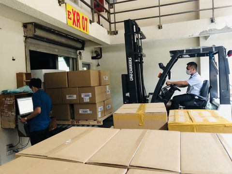 Ngưng chở khách, hàng không tăng vận chuyển hàng hóa - Ảnh 1. Ngưng chở khách, hàng không tăng vận chuyển hàng hóa - Ảnh 1.