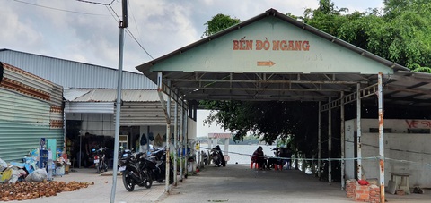Nhiều bến đò ở Cần Thơ dừng hoạt động, gần 1.000 công nhân ảnh hưởng - Ảnh 1. Nhiều bến đò ở Cần Thơ dừng hoạt động, gần 1.000 công nhân ảnh hưởng - Ảnh 1.