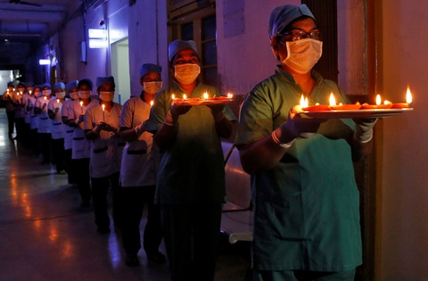 Tri ân y bác sĩ, cũng đừng quên cô thu ngân, chị thợ may - Ảnh 9. Tri ân y bác sĩ, cũng đừng quên cô thu ngân, chị thợ may - Ảnh 9.