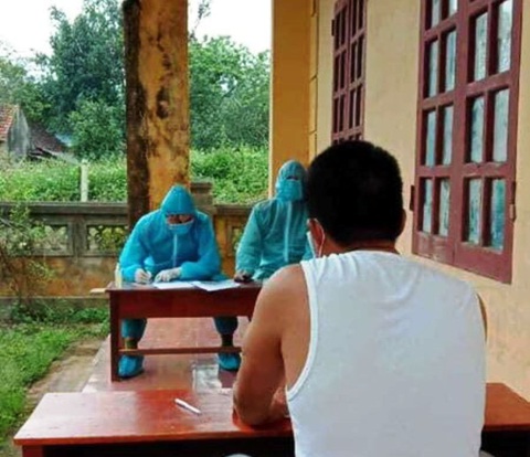 Triệu tập những người cách ly nói sai về cán bộ, nhân viên y tế - Ảnh 1. Triệu tập những người cách ly nói sai về cán bộ, nhân viên y tế - Ảnh 1.