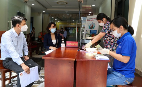 TP.HCM tiếp nhận hơn 81 tỉ đồng cho phòng chống COVID-19 và hạn mặn - Ảnh 1. TP.HCM tiếp nhận hơn 81 tỉ đồng cho phòng chống COVID-19 và hạn mặn - Ảnh 1.