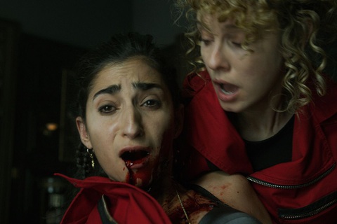 Money Heist: Vụ cướp ngân hàng mà chắc hẳn Albert Einstein là người viết kịch bản? - Ảnh 15. Money Heist: Vụ cướp ngân hàng mà chắc hẳn Albert Einstein là người viết kịch bản? - Ảnh 15.