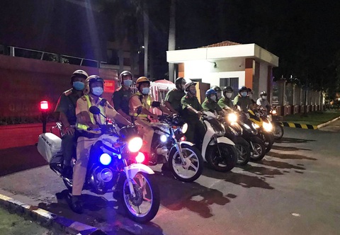 TP.HCM ra quân phòng chống tội phạm mùa dịch COVID-19 - Ảnh 1. TP.HCM ra quân phòng chống tội phạm mùa dịch COVID-19 - Ảnh 1.