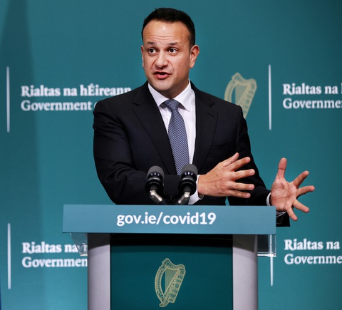 Thủ tướng Ireland trở lại làm bác sĩ, tham gia chống COVID-19 - Ảnh 1. Thủ tướng Ireland trở lại làm bác sĩ, tham gia chống COVID-19 - Ảnh 1.