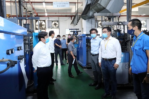 Doanh nghiệp TP.HCM có chỉ số rủi ro nhiễm COVID-19 từ 80% không được hoạt động - Ảnh 1. Doanh nghiệp TP.HCM có chỉ số rủi ro nhiễm COVID-19 từ 80% không được hoạt động - Ảnh 1.