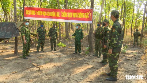 Những chốt chặn dịch trong lòng rừng - Ảnh 8. Những chốt chặn dịch trong lòng rừng - Ảnh 8.