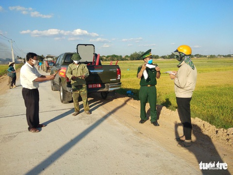 Những chốt chặn dịch trong lòng rừng - Ảnh 4. Những chốt chặn dịch trong lòng rừng - Ảnh 4.