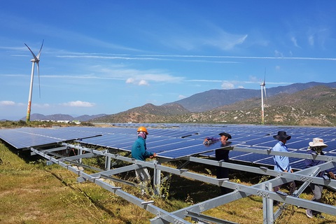 Chính phủ chốt giá mua điện mặt trời trên mái nhà 1.943 đồng/kWh - Ảnh 1. Chính phủ chốt giá mua điện mặt trời trên mái nhà 1.943 đồng/kWh - Ảnh 1.
