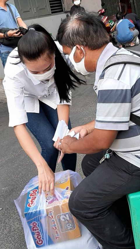 Để Cái thùng tốt bụng đầy mãi như niêu cơm Thạch Sanh - Ảnh 1. Để Cái thùng tốt bụng đầy mãi như niêu cơm Thạch Sanh - Ảnh 1.